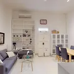 Spacious 3 Bedroom Maisonette