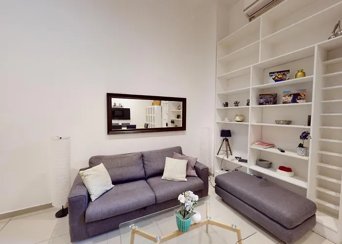 Spacious 3 Bedroom Maisonette