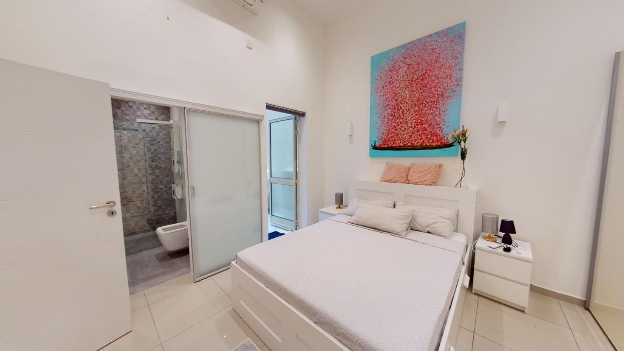 Spacious 3 Bedroom Maisonette *
