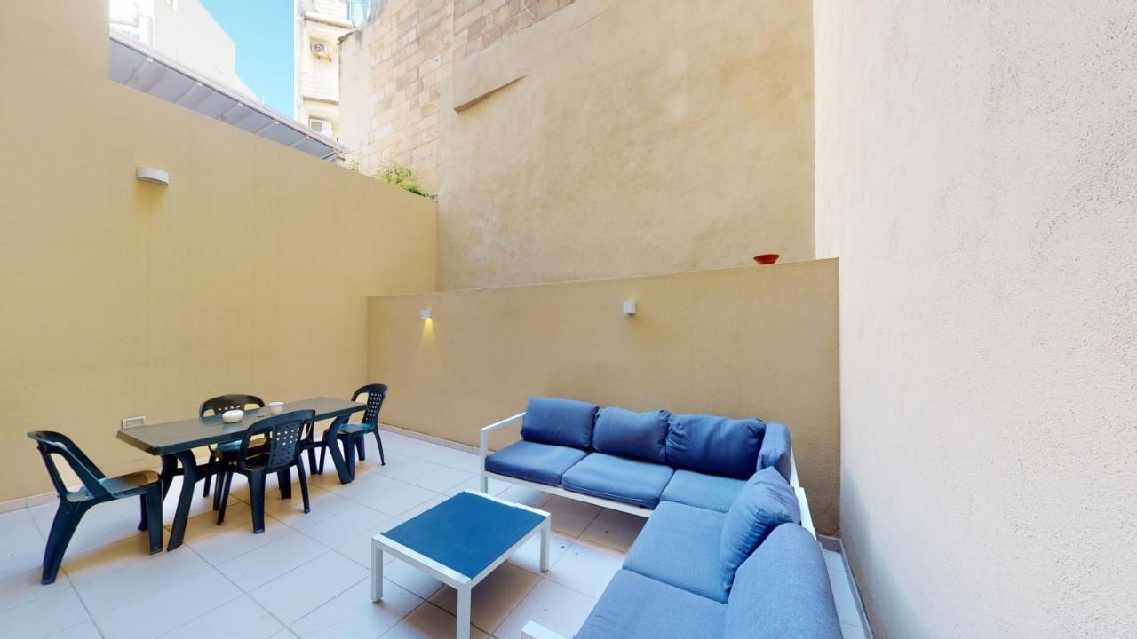 Spacious 3 Bedroom Maisonette Apartment Sliema