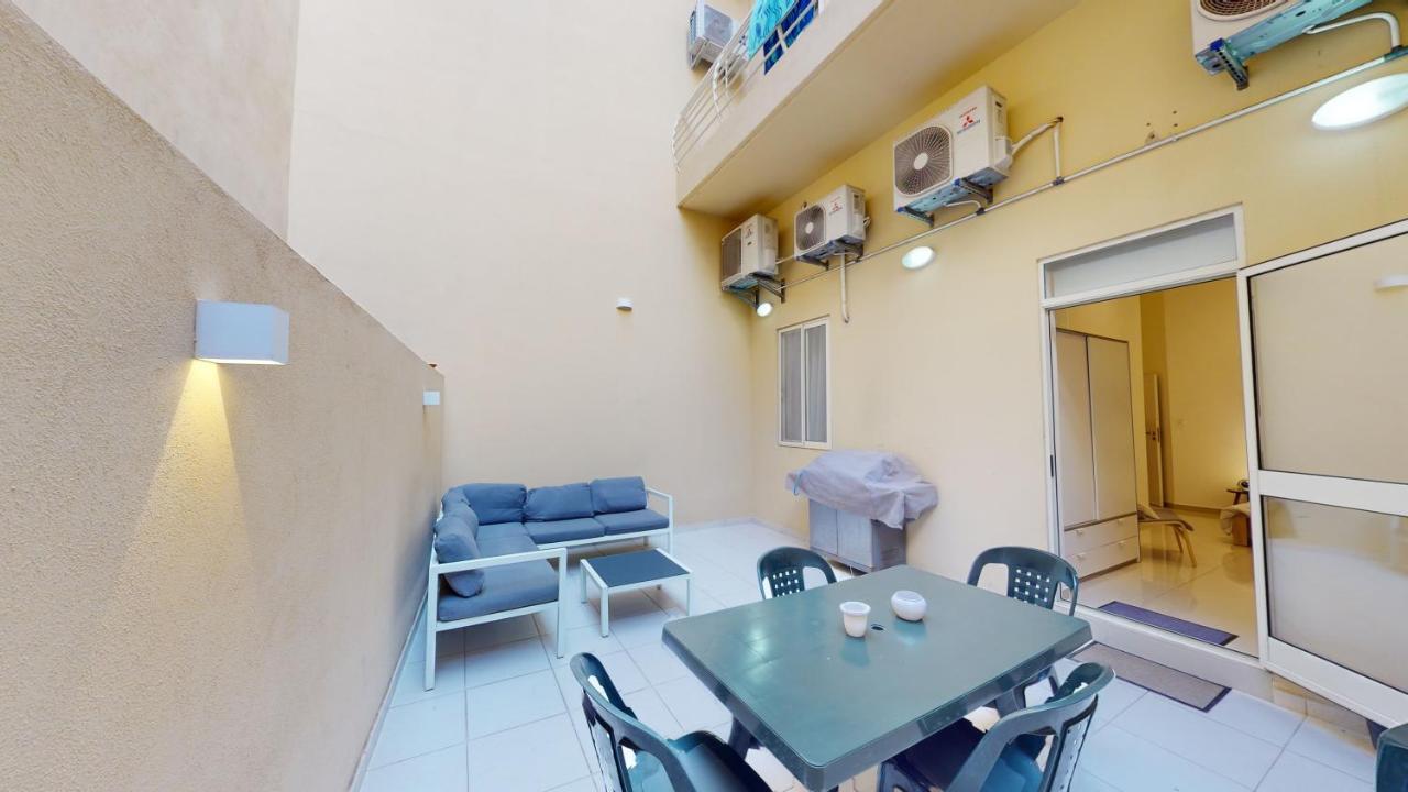Spacious 3 Bedroom Maisonette