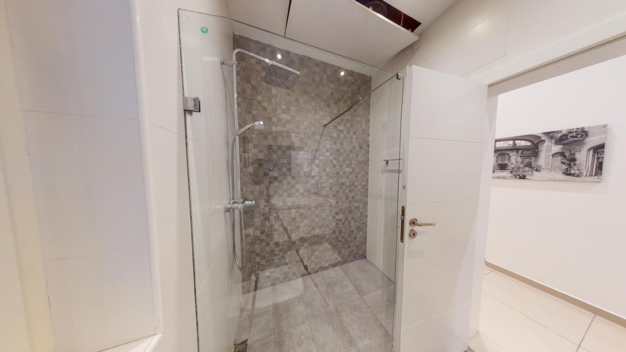 Spacious 3 Bedroom Maisonette Apartment